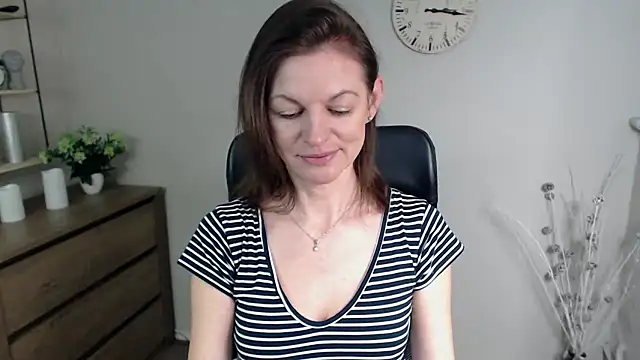 Snapshot of VivianWILD chatting on January 23, 6:49 am VivianWILD online show from January 23, 6:49 am