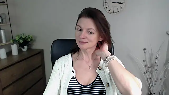 Snapshot of VivianWILD chatting on January 23, 10:11 am VivianWILD online show from January 23, 10:11 am