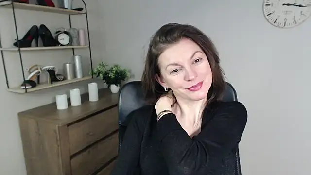 Snapshot of VivianWILD chatting on January 28, 10:34 am VivianWILD online show from January 28, 10:34 am