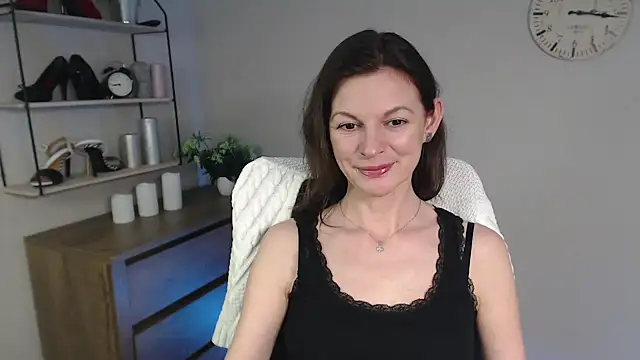 Snapshot of VivianWILD chatting on February 7, 10:50 am VivianWILD online show from February 7, 10:50 am