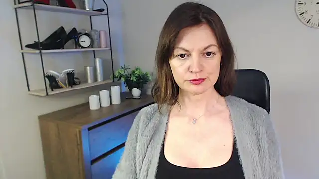 Snapshot of VivianWILD chatting on February 21, 5:09 pm VivianWILD online show from February 21, 5:09 pm
