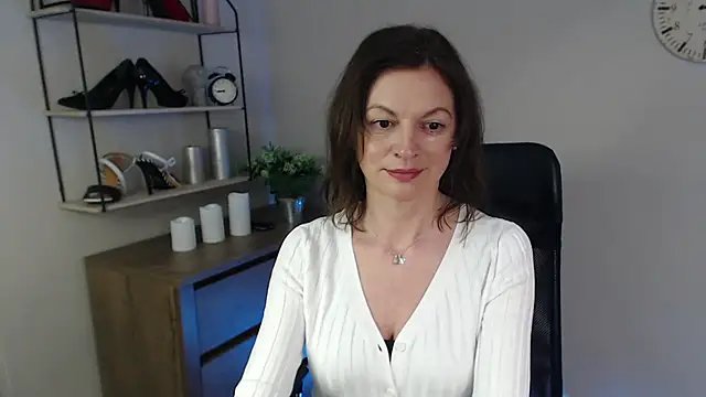 Snapshot of VivianWILD chatting on February 25, 10:58 am VivianWILD online show from February 25, 10:58 am