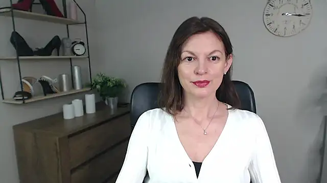 Snapshot of VivianWILD chatting on February 28, 7:48 am VivianWILD online show from February 28, 7:48 am