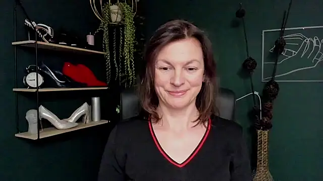 Snapshot of VivianWILD chatting on March 17, 3:40 pm VivianWILD online show from March 17, 3:40 pm