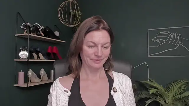 VivianWILD online show from November 10, 7:46 pm