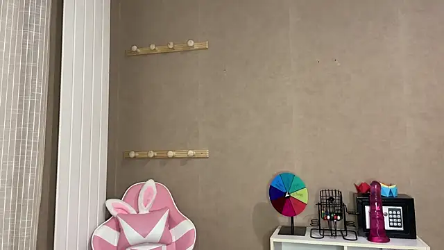 Snapshot of lucie_mehott chatting on October 4, 7:01 pm lucie mehott online show from October 4, 7:01 pm