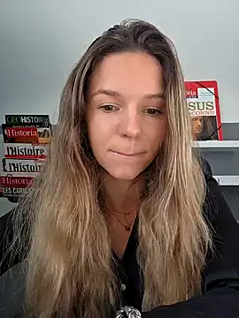 Snapshot of lucie_mehott chatting on October 6, 8:23 am lucie mehott online show from October 6, 8:23 am