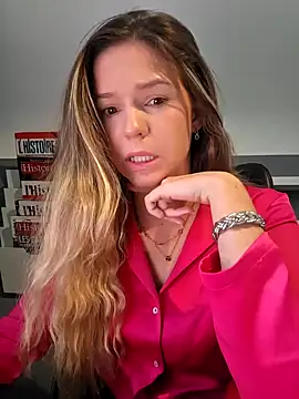 Snapshot of lucie_mehott chatting on October 9, 7:28 am lucie mehott online show from October 9, 7:28 am