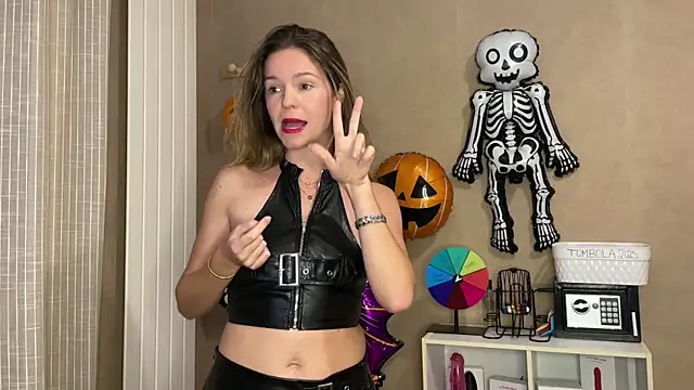 Snapshot of lucie_mehott chatting on October 10, 6:18 pm lucie mehott online show from October 10, 6:18 pm