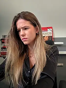 Snapshot of lucie_mehott chatting on October 16, 6:58 am lucie mehott online show from October 16, 6:58 am