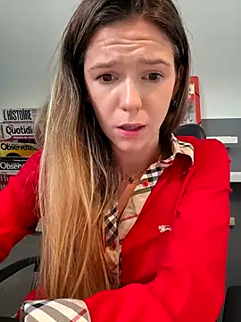 Snapshot of lucie_mehott chatting on October 21, 9:10 am lucie mehott online show from October 21, 9:10 am