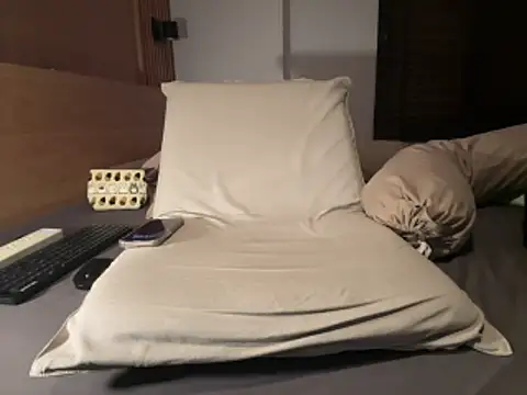 Snapshot of cloudboy_kk8 chatting on December 17, 4:57 pm cloudboy kk8 online show from December 17, 4:57 pm