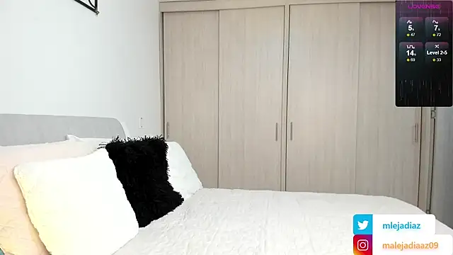 MalejaDiaz  online show from January 28, 7:00 pm