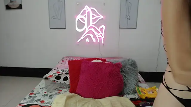 Rihana14 online show from March 17, 10:35 pm