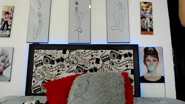 Rihana14 online show from May 25, 8:26 pm