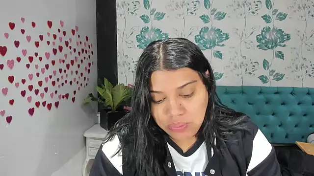 Snapshot of LindaBreeS chatting on February 3, 1:51 pm LindaBreeS online show from February 3, 1:51 pm