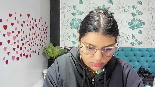 Snapshot of LindaBreeS chatting on February 14, 1:51 pm LindaBreeS online show from February 14, 1:51 pm