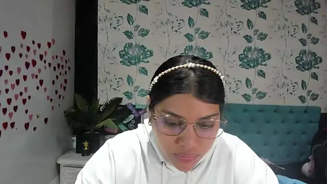 Snapshot of LindaBreeS chatting on February 28, 2:09 pm LindaBreeS online show from February 28, 2:09 pm