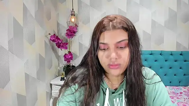 Snapshot of LindaBreeS chatting on September 15, 4:23 am LindaBreeS online show from September 15, 4:23 am