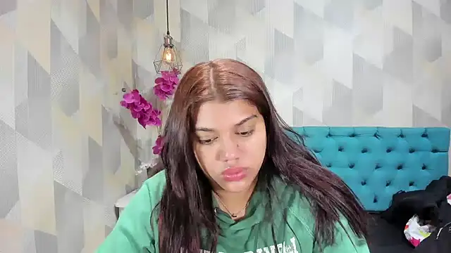 Snapshot of LindaBreeS chatting on September 22, 1:13 pm LindaBreeS online show from September 22, 1:13 pm