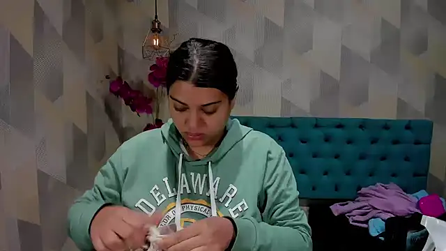 Snapshot of LindaBreeS chatting on October 26, 12:33 pm LindaBreeS online show from October 26, 12:33 pm