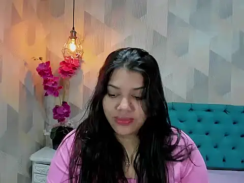 Snapshot of LindaBreeS chatting on November 23, 12:27 pm LindaBreeS online show from November 23, 12:27 pm