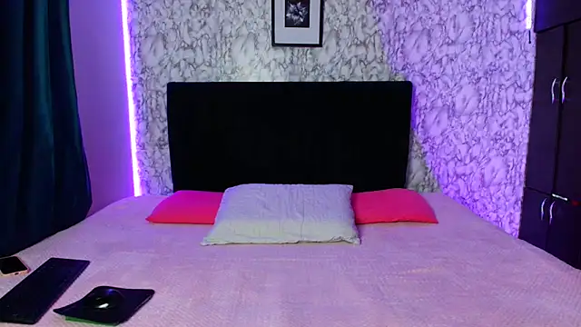 Snapshot of camii_evanss chatting on November 12, 6:14 am camii evanss online show from November 12, 6:14 am