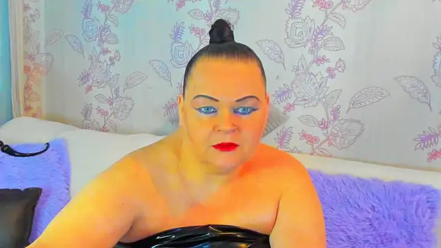 Snapshot of MilanaBiegert chatting on February 10, 2:37 pm MilanaBiegert online show from February 10, 2:37 pm