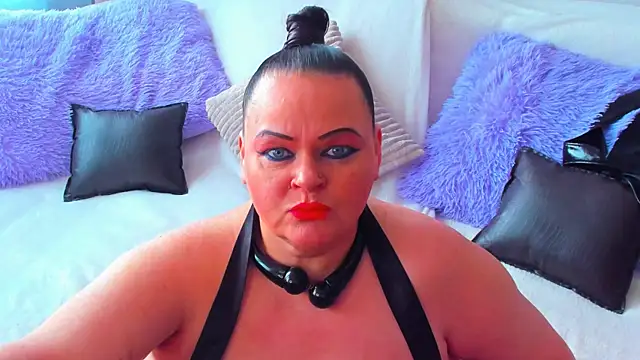 Snapshot of MilanaBiegert chatting on March 7, 7:41 am MilanaBiegert online show from March 7, 7:41 am