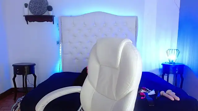 Snapshot of elena_detroya chatting on December 21, 12:38 pm elena detroya online show from December 21, 12:38 pm