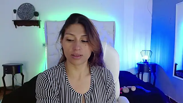 Snapshot of elena_detroya chatting on December 23, 12:19 pm elena detroya online show from December 23, 12:19 pm