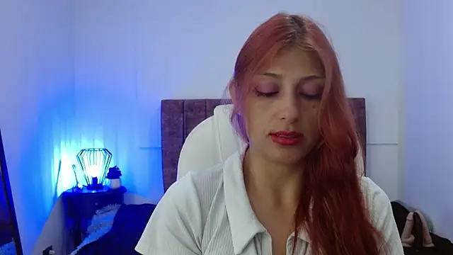 Snapshot of elena_detroya chatting on March 6, 12:30 pm elena detroya online show from March 6, 12:30 pm