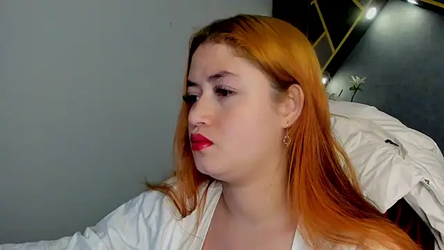 almma shy online show from February 6, 1:43 pm