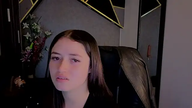 almma shy online show from October 11, 3:32 pm