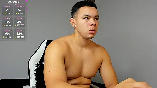 Snapshot of jhotta_fox chatting on December 2, 7:03 am jhotta fox online show from December 2, 7:03 am