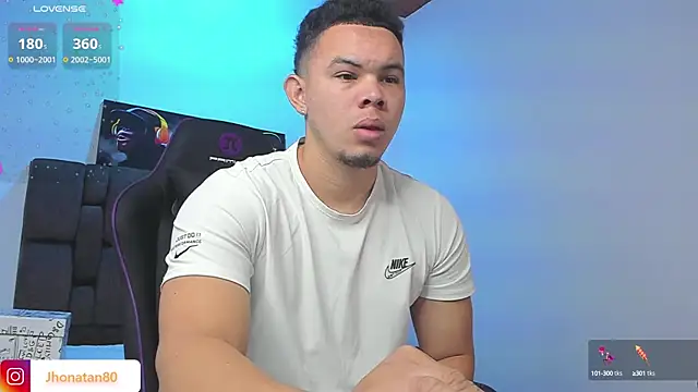 Snapshot of jhotta_fox chatting on January 22, 7:03 am jhotta fox online show from January 22, 7:03 am