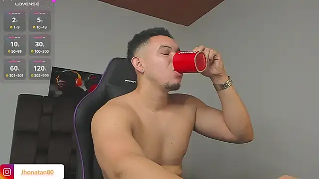 Snapshot of jhotta_fox chatting on January 26, 6:07 am jhotta fox online show from January 26, 6:07 am