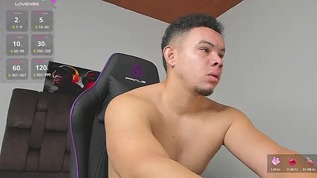 Snapshot of jhotta_fox chatting on February 20, 7:12 am jhotta fox online show from February 20, 7:12 am