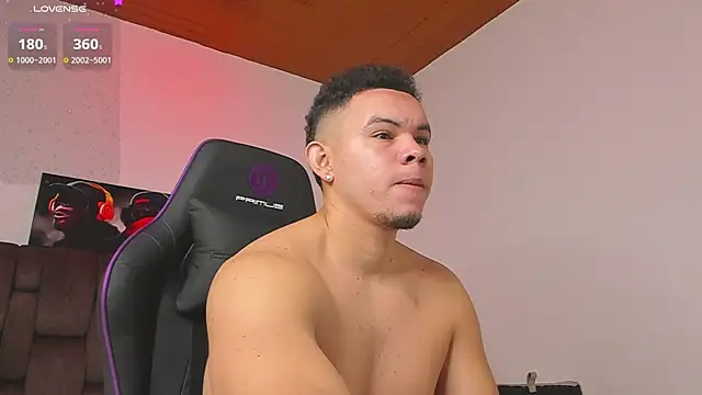 Snapshot of jhotta_fox chatting on February 25, 7:09 am jhotta fox online show from February 25, 7:09 am