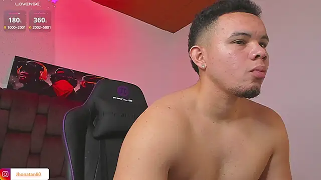 Snapshot of jhotta_fox chatting on March 15, 11:08 am jhotta fox online show from March 15, 11:08 am