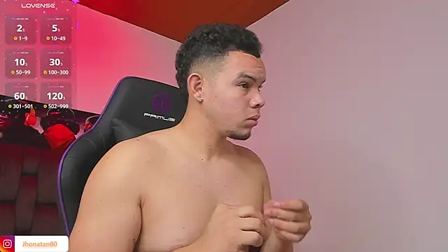 Snapshot of jhotta_fox chatting on March 17, 8:07 am jhotta fox online show from March 17, 8:07 am