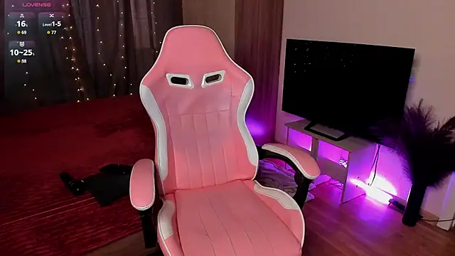 Snapshot of Jane_Paws chatting on October 21, 2:12 am Jane Paws online show from October 21, 2:12 am