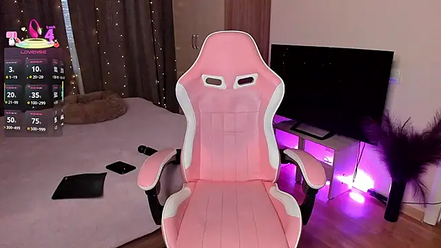 Snapshot of Jane_Paws chatting on December 5, 3:15 am Jane Paws online show from December 5, 3:15 am