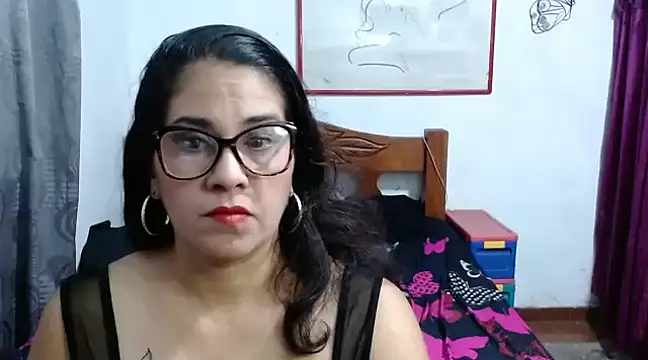 Mistresskloe01 online show from December 6, 12:49 pm