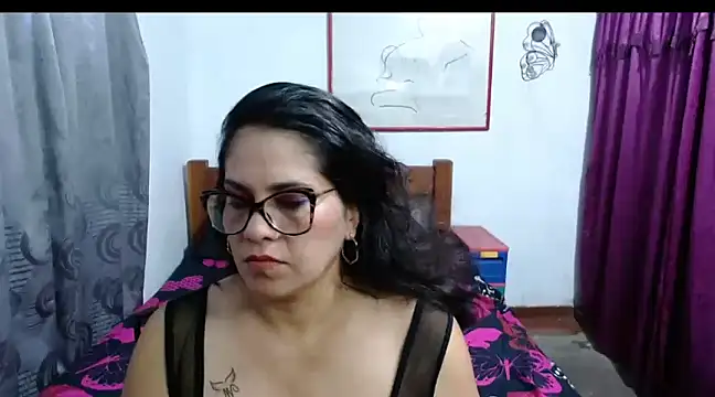 Mistresskloe01 online show from December 9, 12:30 pm