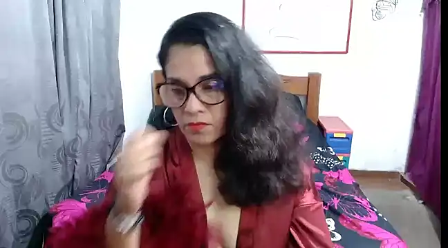 Mistresskloe01 online show from December 26, 12:27 pm