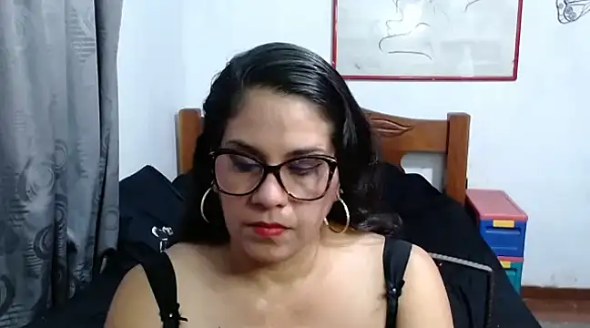 Mistresskloe01 online show from February 1, 12:26 pm