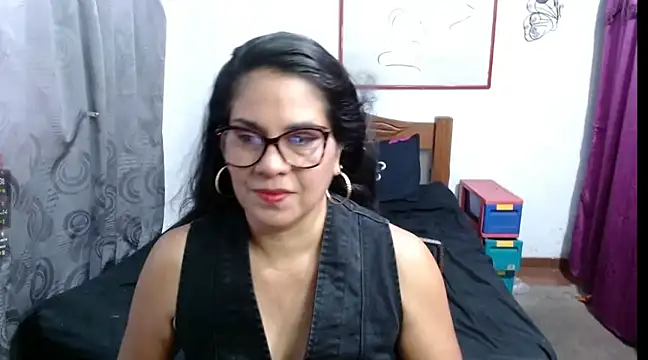 Mistresskloe01 online show from February 11, 12:37 pm