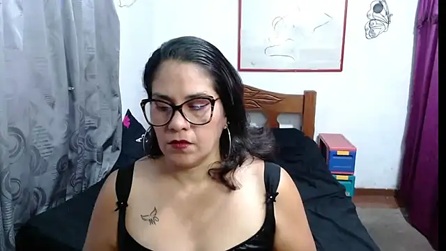 Mistresskloe01 online show from February 15, 12:43 pm