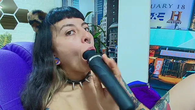 Naughty Kittenm online show from March 7, 1:29 pm